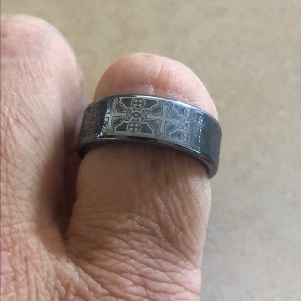 Triton Men’s size 10.5 wedding band